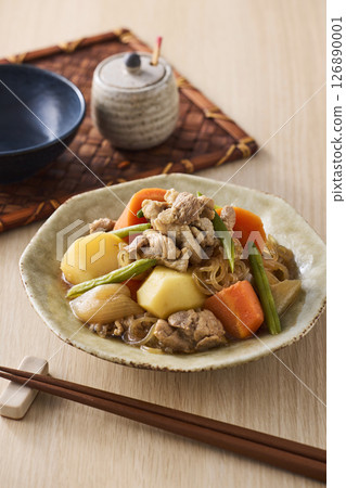 Meat and potatoes 126890001