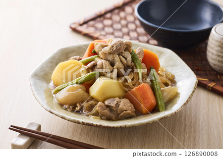 Meat and potatoes 126890008