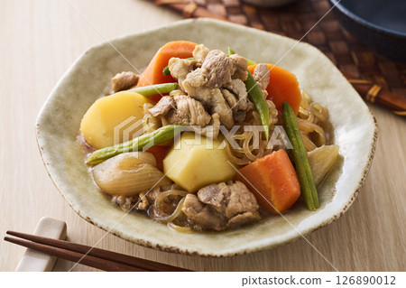 Meat and potatoes 126890012