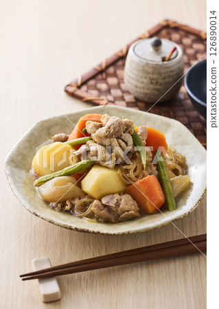 Meat and potatoes 126890014