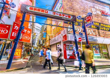 6 月 1 日,日本橫濱城市景觀。橫濱站西口景觀,包括第五大道(2025) 6 月 1 日,日本橫濱城市景觀。橫濱站西口景觀,包括第五大道(2025) 126893003