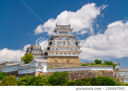 《兵庫縣》姬路城：初夏的綠色季節 126897091