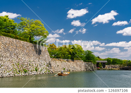 《Hyogo Prefecture》Himeji Castle: Early Summer Green Season 126897106