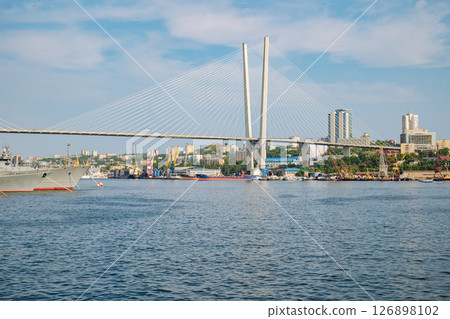 Cable stayed bridge connecting the nazimov peninsula with the mainland above the eastern bosphorus strait in vladivostok, russia Cable stayed bridge connecting the nazimov peninsula with the mainland above the eastern bosphorus strait in vladivostok, russia 126898102