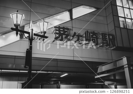 夜晚的茅崎站（南口） 126898251