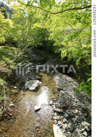兵庫縣朝來市神子畑川的風景 兵庫縣朝來市神子畑川的風景 126898293
