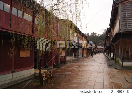 金澤東茶屋區的街道和鵝卵石小路充滿情調 126900858