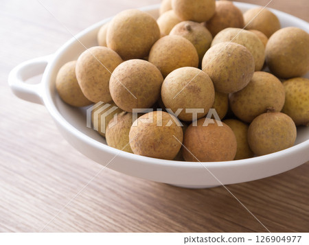 The fruit of a longan (longan Long-eye) 126904977