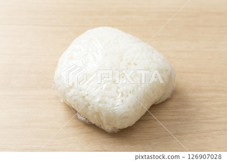 桌上的冷米飯 126907028