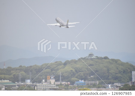 飛機和天空 126907985
