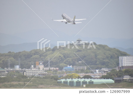 飛機和天空 126907999