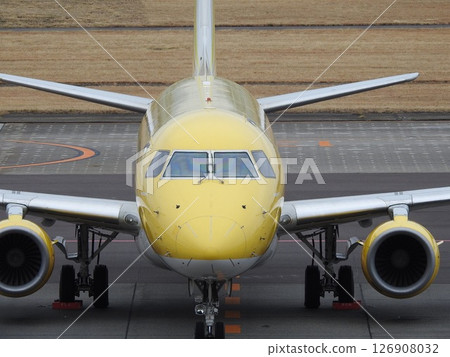 飛機和天空 126908032