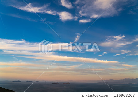 《愛媛郡》來島海峽的日落與龜老山展望台的景色 126908208