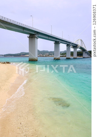 Sesoko Ohashi Bridge (Motobu Town, Okinawa Prefecture) 126908371