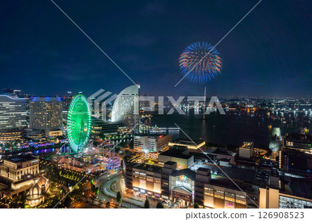 [城市景觀]橫濱開港節煙火及橫濱夜景 126908523