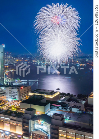 [Cityscape] Yokohama Port Opening Festival fireworks and Yokohama night view 126908555