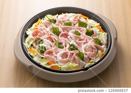 Steamed shabu-shabu on a hot plate 126908837