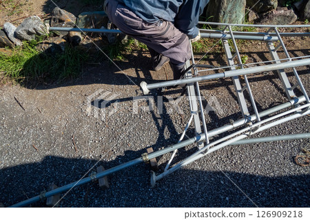 Gardener's aluminum tripod auxiliary legs Gardener's aluminum tripod auxiliary legs 126909218