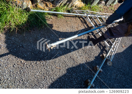 Gardener's aluminum tripod auxiliary legs 126909223