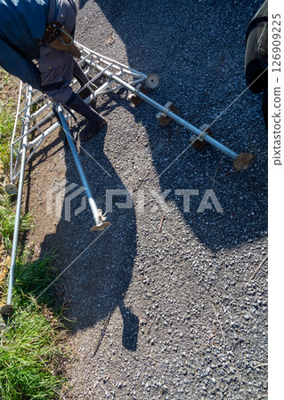 Gardener's aluminum tripod auxiliary legs Gardener's aluminum tripod auxiliary legs 126909225