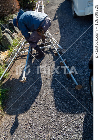 Gardener's aluminum tripod auxiliary legs 126909229