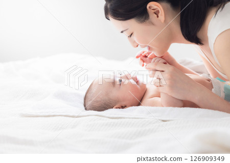 Baby and mother 126909349