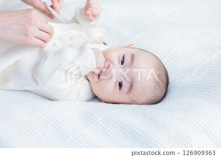 嬰兒 126909363