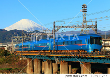 MSE Romancecar crossing the Kawaoto River with Mount Fuji in the background 126911253
