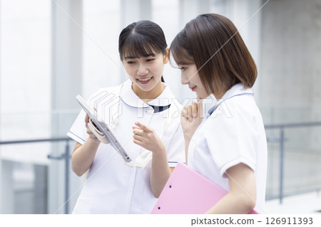 Medical female nurse portrait 126911393