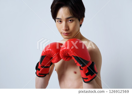 一名男拳擊手的形象 126912569