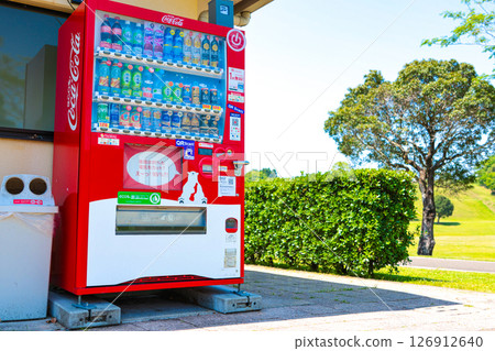 Vending machine Vending machine Juice Tea Beverage Red Vending machine Vending machine Juice Tea Beverage Red 126912640