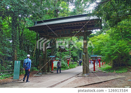 Mount Takao - Yakuo-in Temple Joshinmon Gate 126913584