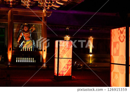 國寶瑞龍寺燈飾金剛力士像燈籠 國寶瑞龍寺燈飾金剛力士像燈籠 126915359