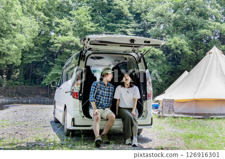 喜歡戶外的年輕人 126916301