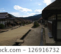 大內宿的茅草屋頂和道路 126916732