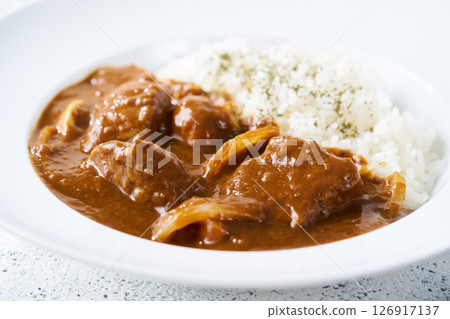 Beef curry 126917137