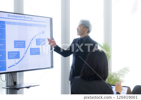 business people meeting business people meeting 126919001