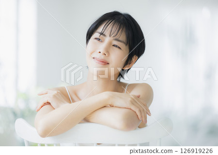 年輕女性的美麗形象 126919226