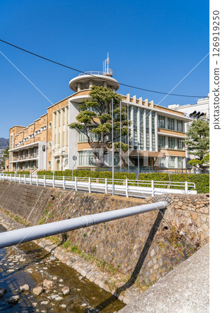 Kobe City Mikage Public Hall (supported by a donation from the seventh president of Hakutsuru Sake Brewery) Early Showa era modernist architecture, Mikageishicho, Higashinada Ward, Kobe City 126919250