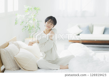 Bed lady Bed lady 126919423