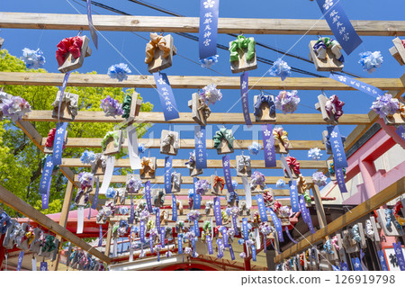 服部天神社:木屐迴廊、繡球花和短冊 服部天神社:木屐迴廊、繡球花和短冊 126919798