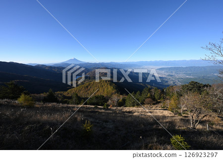 攀登山梨縣大菩薩山 126923297