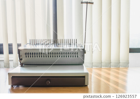 Binding Machines 126923557