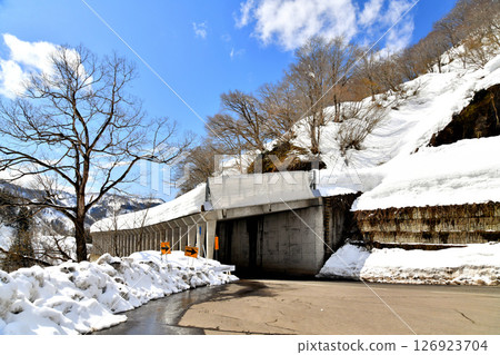 國道353號（十二峠）十日町市岔路口（新潟縣十日町市）[2025.3] 126923704