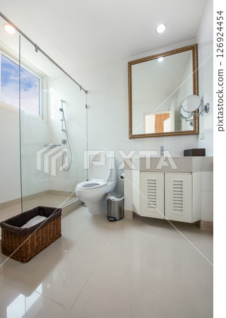 Modern bathroom Modern bathroom 126924454