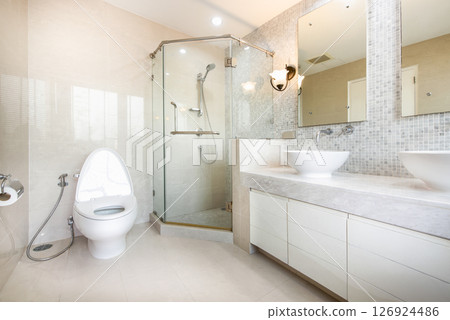 Modern bathroom 126924486