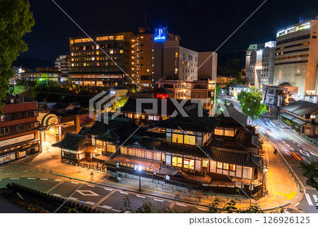 《愛媛郡》夜晚的道後溫泉 126926125