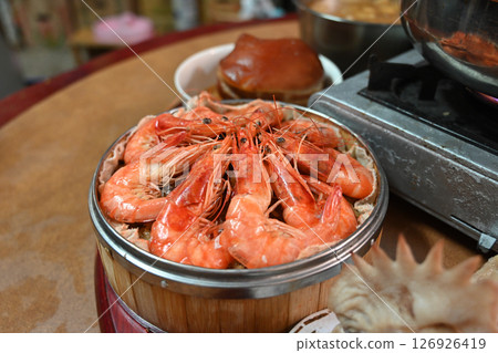 台灣農曆新年團圓飯 126926419