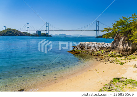 愛媛縣:眺望來島海峽大橋的海岸線 愛媛縣:眺望來島海峽大橋的海岸線 126926569