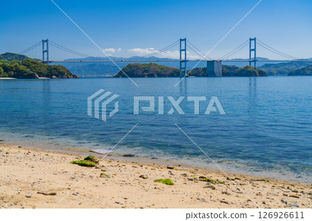 愛媛縣：眺望來島海峽大橋的海岸線 126926611